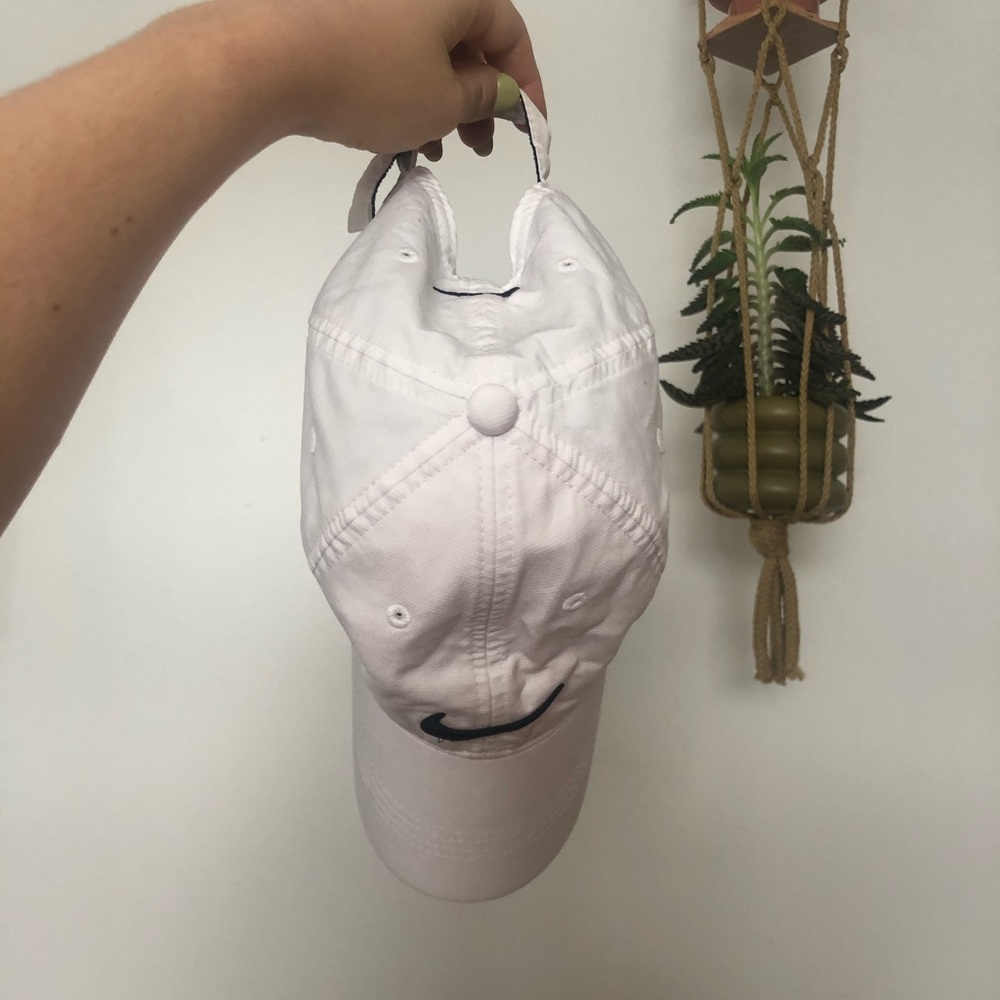 Nike White Golf Hat